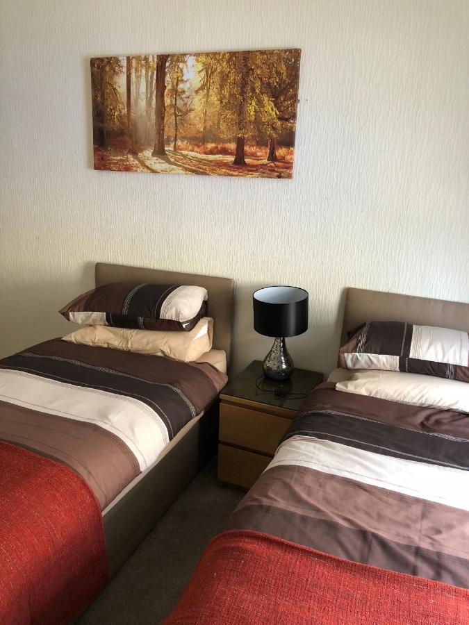 Wellington Tavern Accommodation Дюсбъри Екстериор снимка
