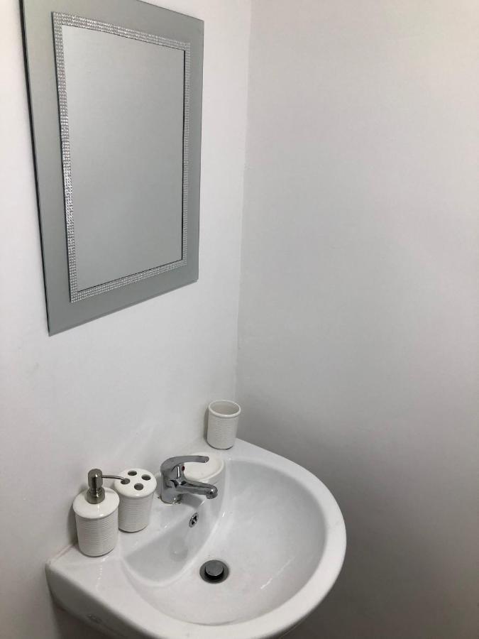 Wellington Tavern Accommodation Дюсбъри Екстериор снимка